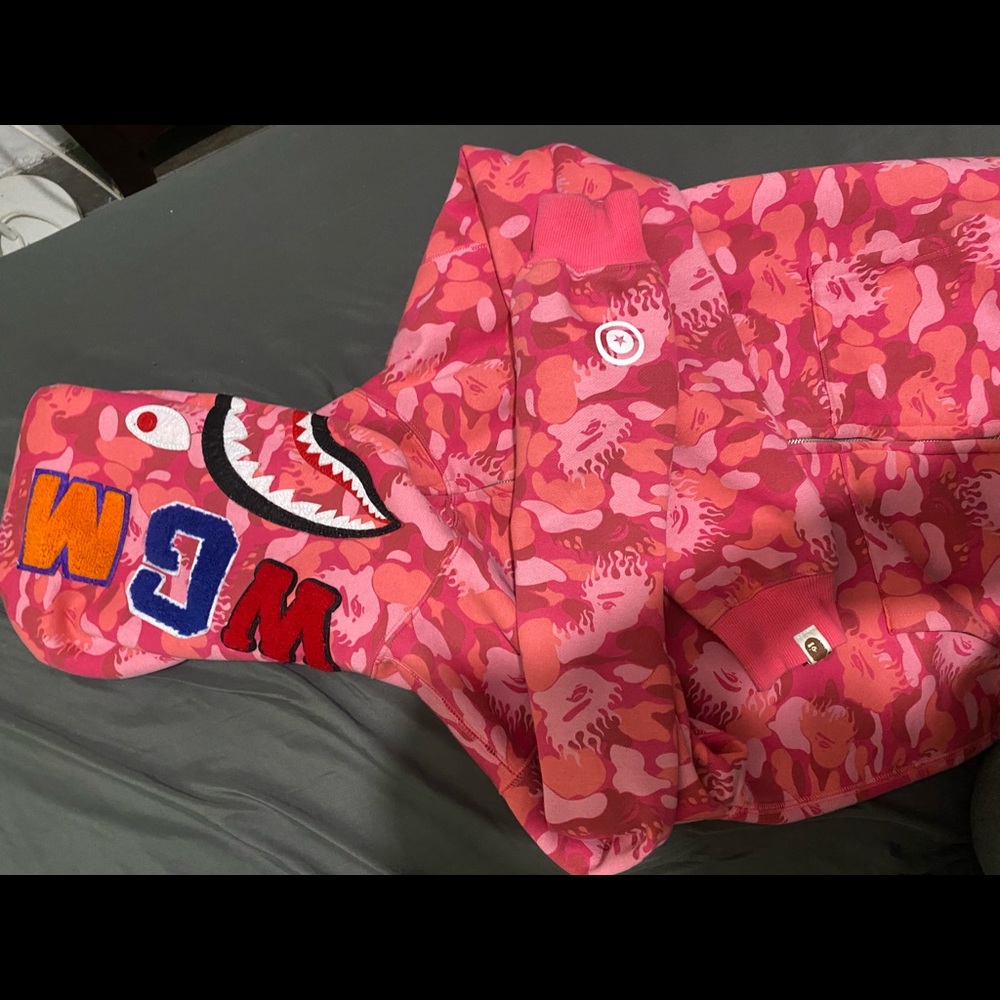 Bape hoodie pink size M